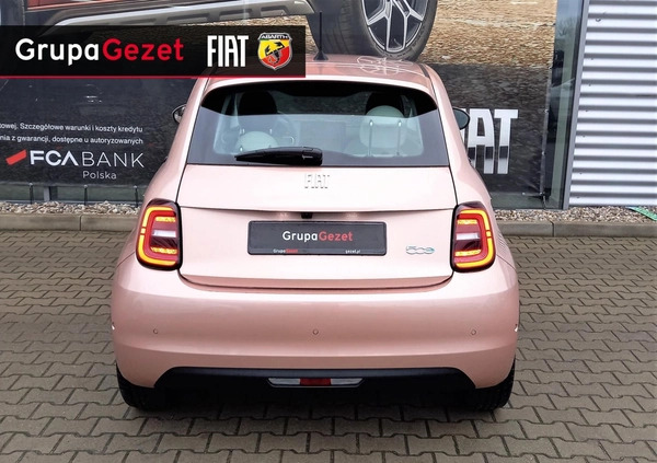 Fiat 500 cena 144900 przebieg: 8000, rok produkcji 2021 z Bodzentyn małe 67